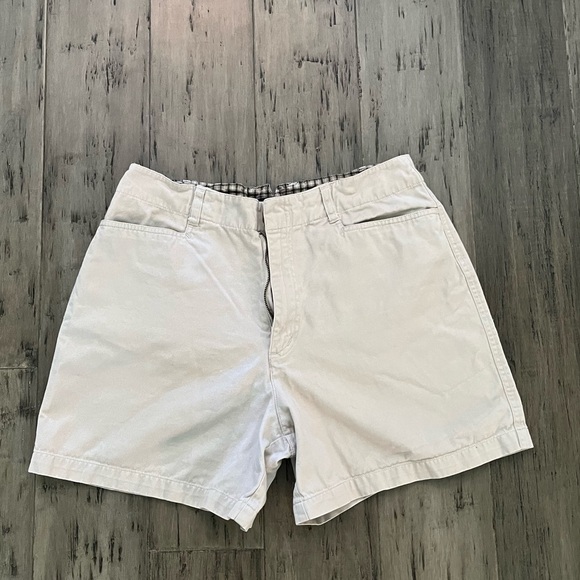 HSZ Studio Khaki Shorts Size 10 - Picture 1 of 9